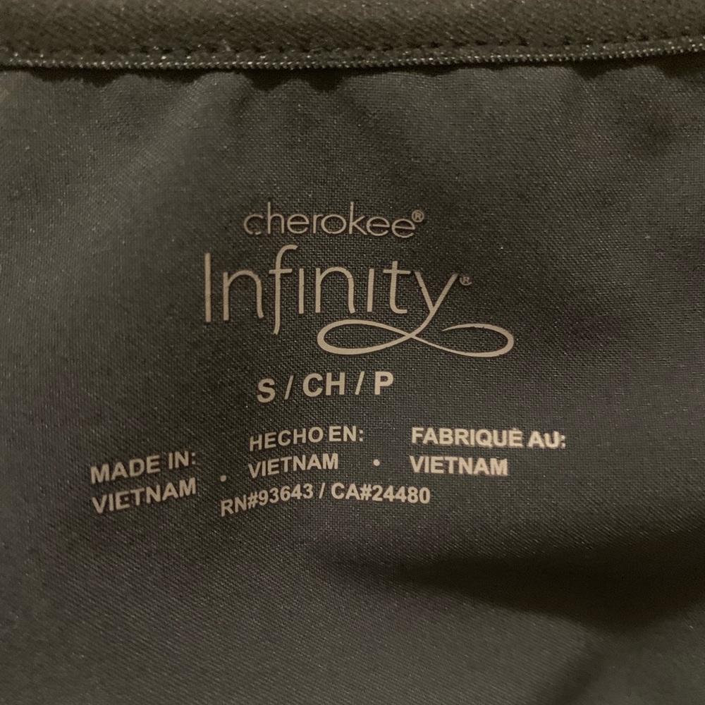 Cherokee infinity scrub top